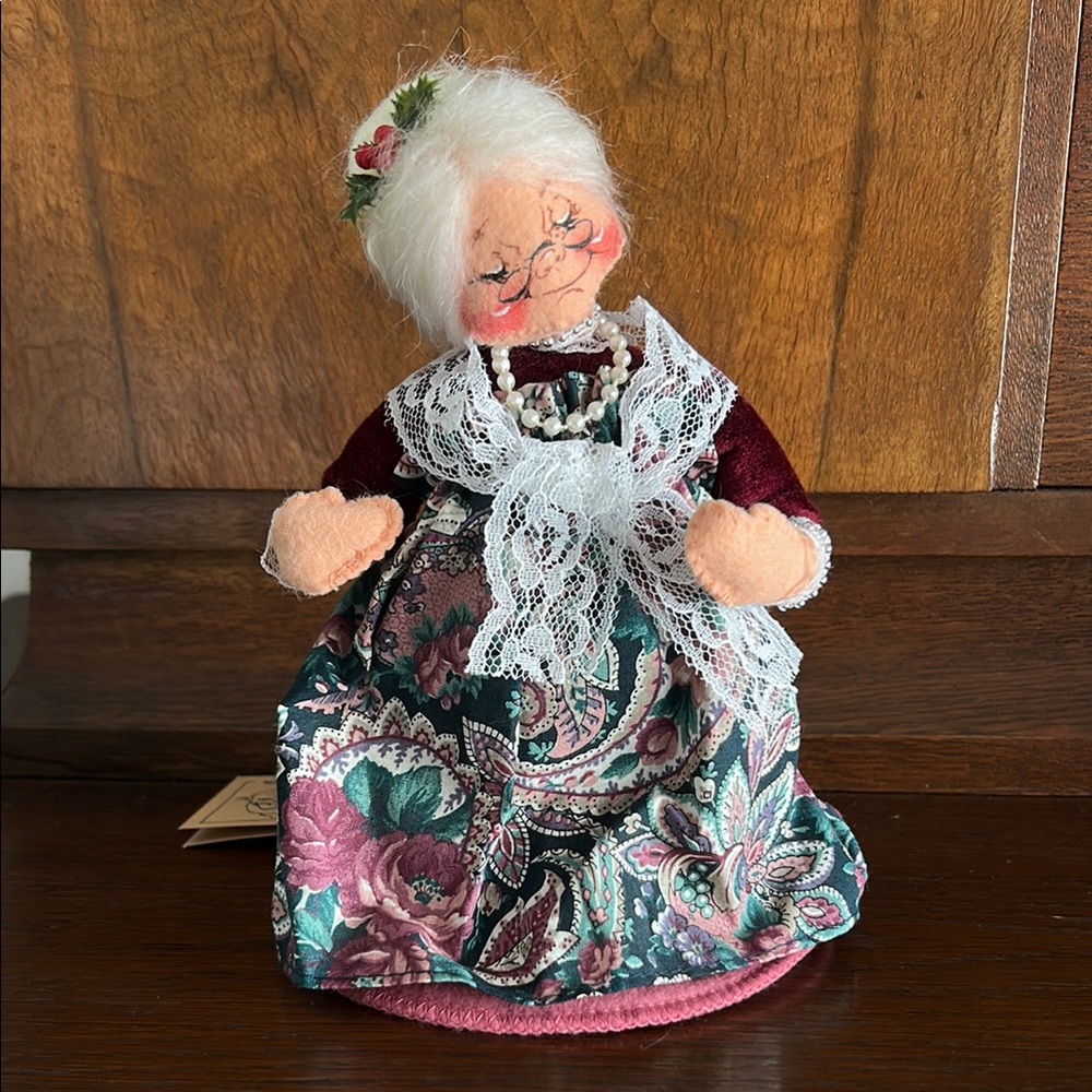 Vintage Annalee Victorian Mrs. Claus